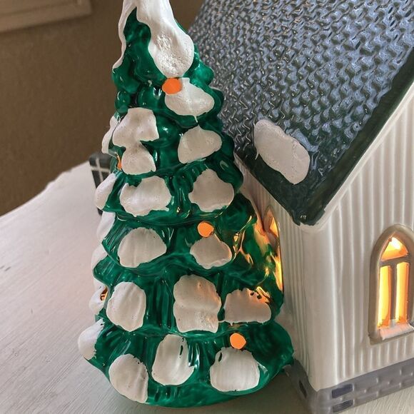 VTG Retired Department 56 “All Saints Church” Handpainted Ceramic Made in USA - Picture 10 of 16